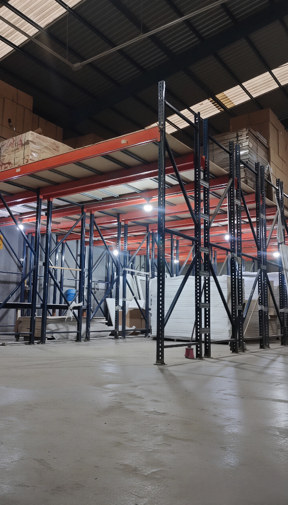 Almacén con racks industriales MIMSA